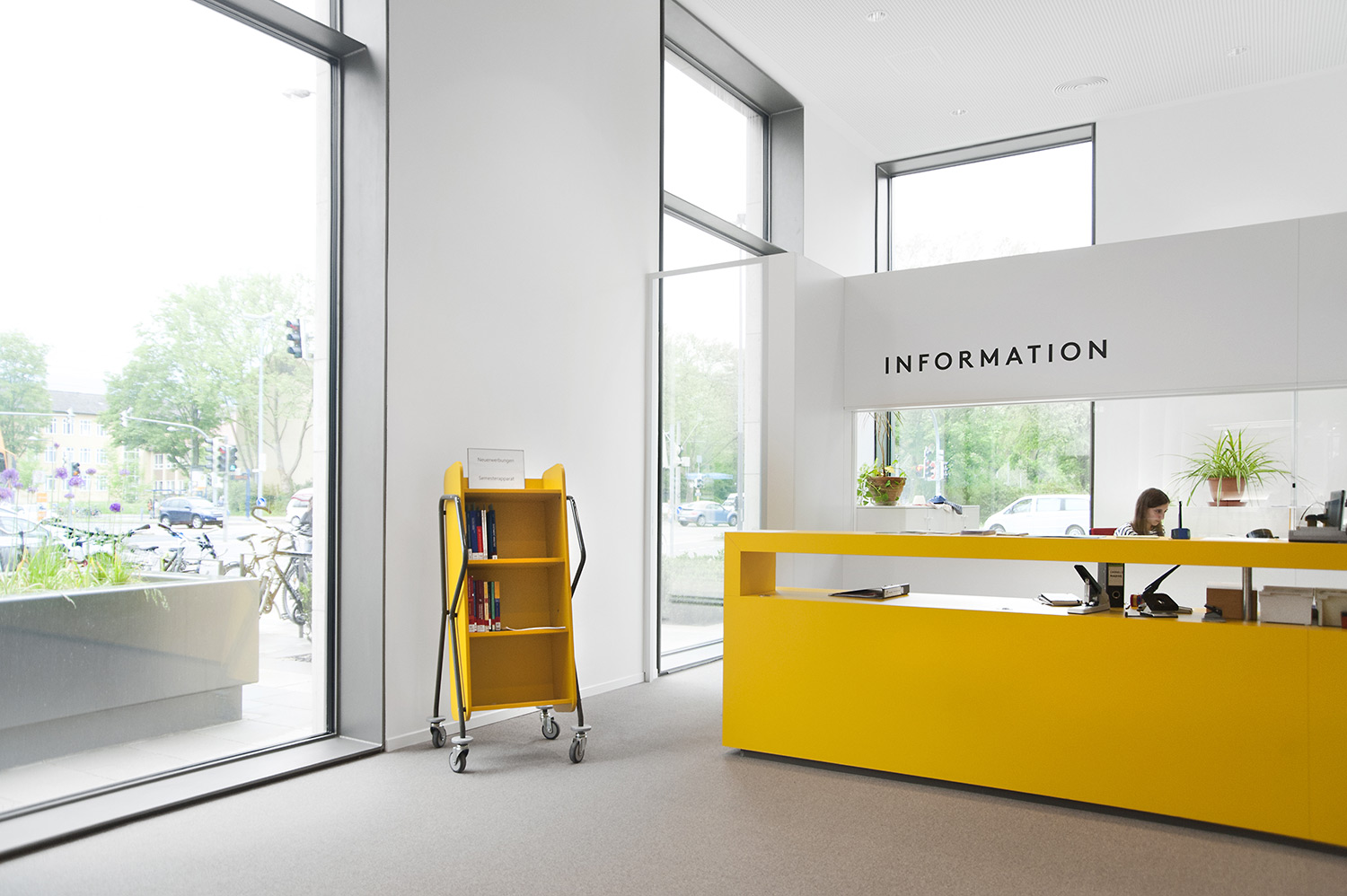 Crossrunner Book Trolley