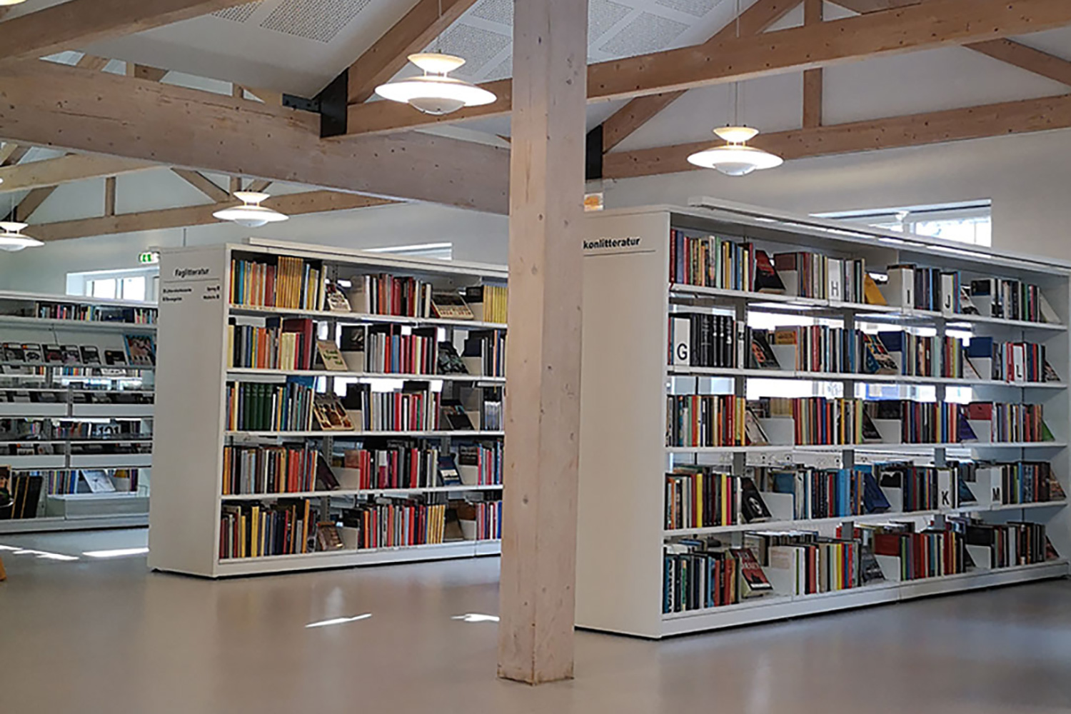 Shelving without lighting