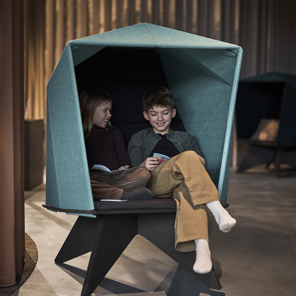 E3582 - Slim and high with static star foot