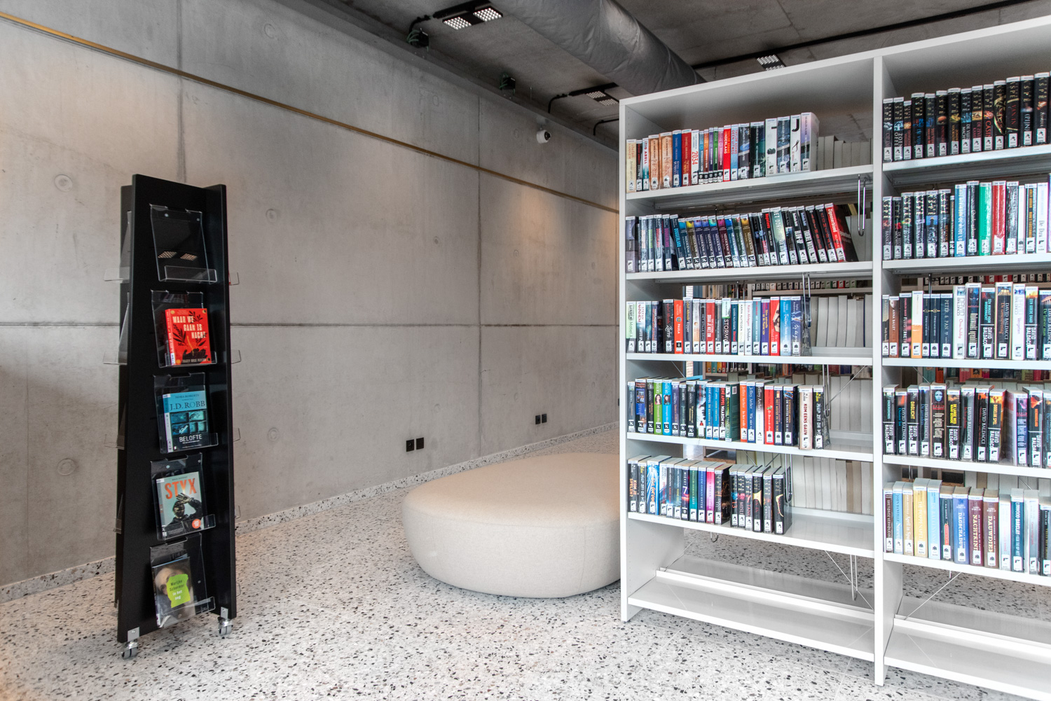 Quattro Display Tower